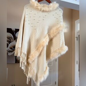 Elegant Cream Poncho with Faux Fur Trim